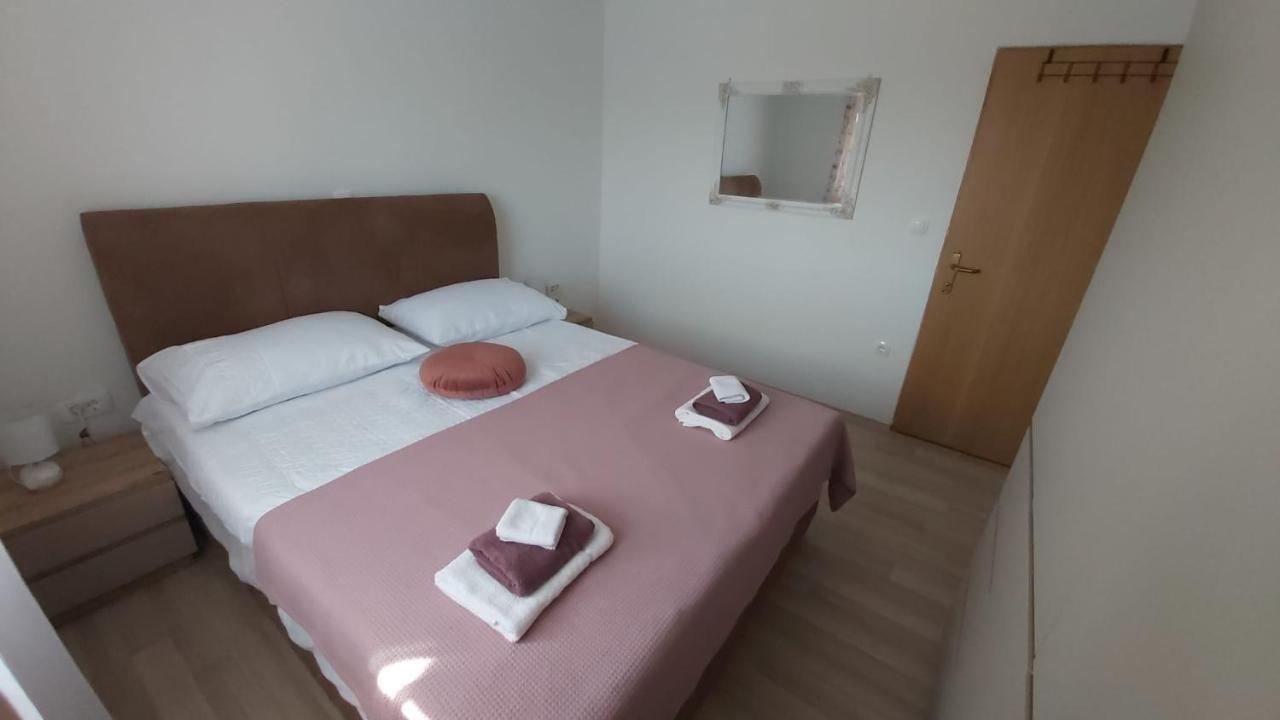 Apartamento Luka Galovac  Exterior foto